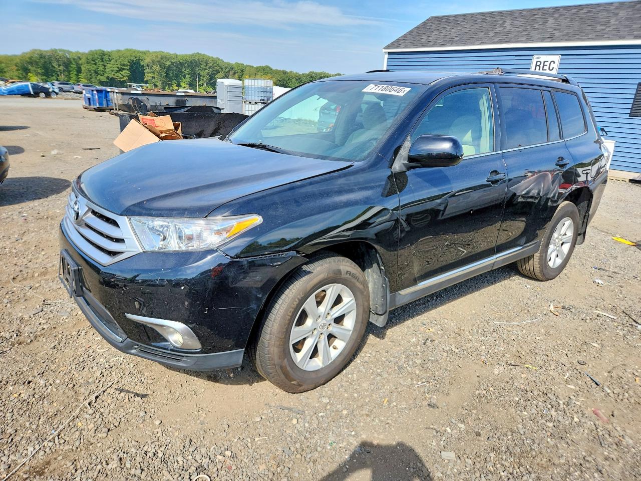 2012 TOYOTA HIGHLANDER Base/Hybrid — Front 3/4