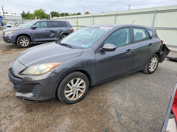 2012 MAZDA 3 Touring/GS — Front 3/4