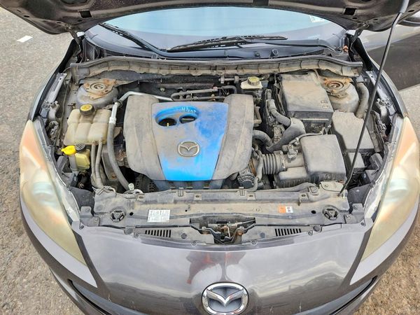 2012 MAZDA 3 Touring/GS — Engine bay