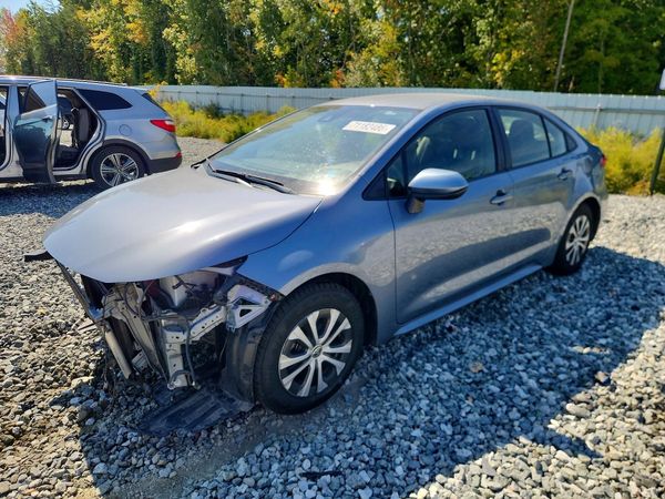 2022 TOYOTA COROLLA LE — Front 3/4