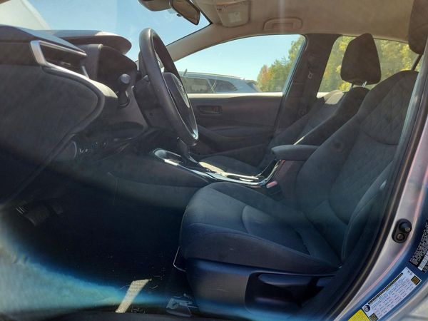 2022 TOYOTA COROLLA LE — DENT