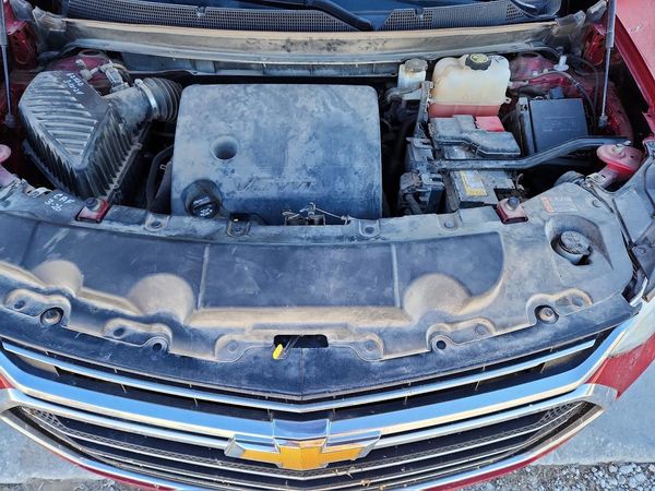 2021 CHEVROLET TRAVERSE LT — Engine bay