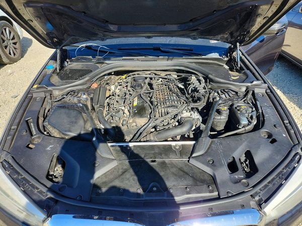2017 BMW 540 — Engine bay