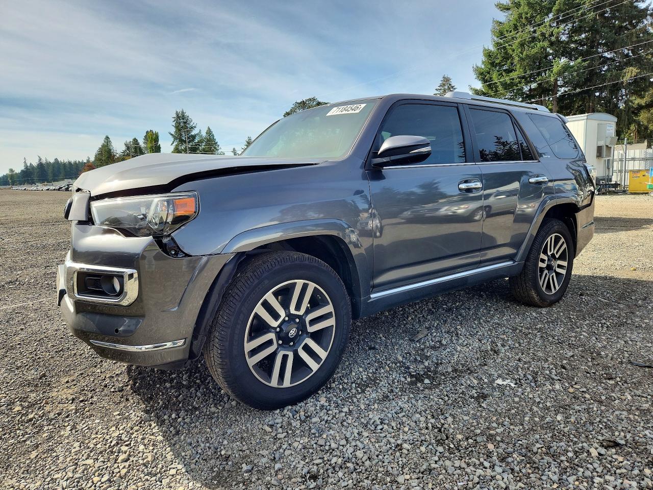 2014 TOYOTA 4RUNNER Base — Front 3/4