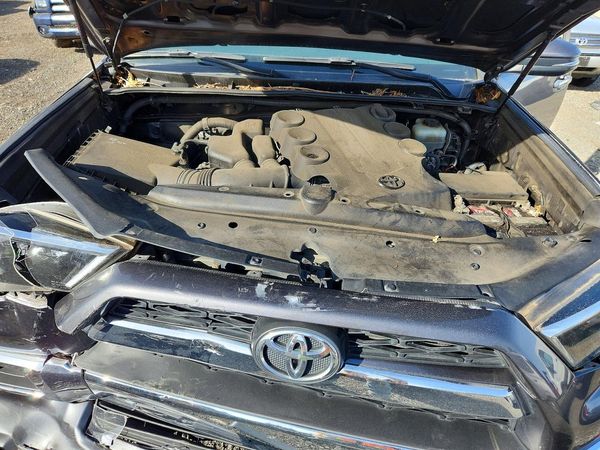 2014 TOYOTA 4RUNNER Base — Engine bay