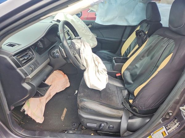 2014 TOYOTA CAMRY — DENT