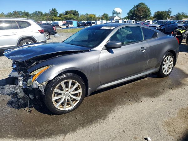 2012 INFINITI G37 — Front 3/4