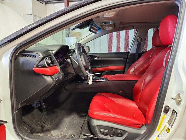 2019 TOYOTA CAMRY XLE/XSE — DENT
