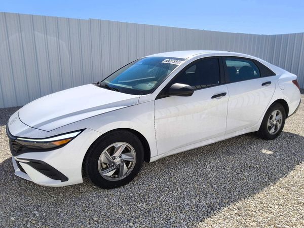 2025 HYUNDAI ELANTRA SE — Front 3/4