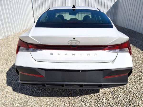 2025 HYUNDAI ELANTRA SE — DIRR