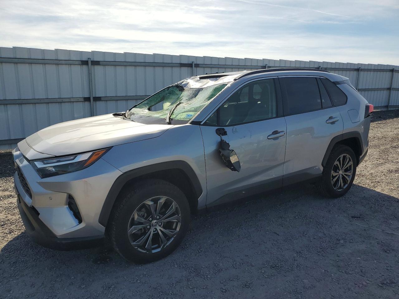 2025 TOYOTA RAV4 XLE Premium — Front 3/4