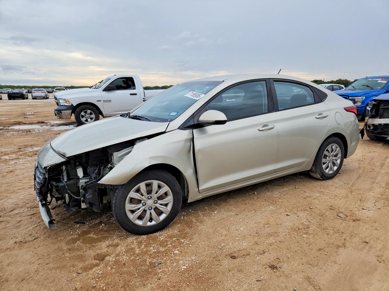2018 HYUNDAI ACCENT SE and SEL — Front 3/4