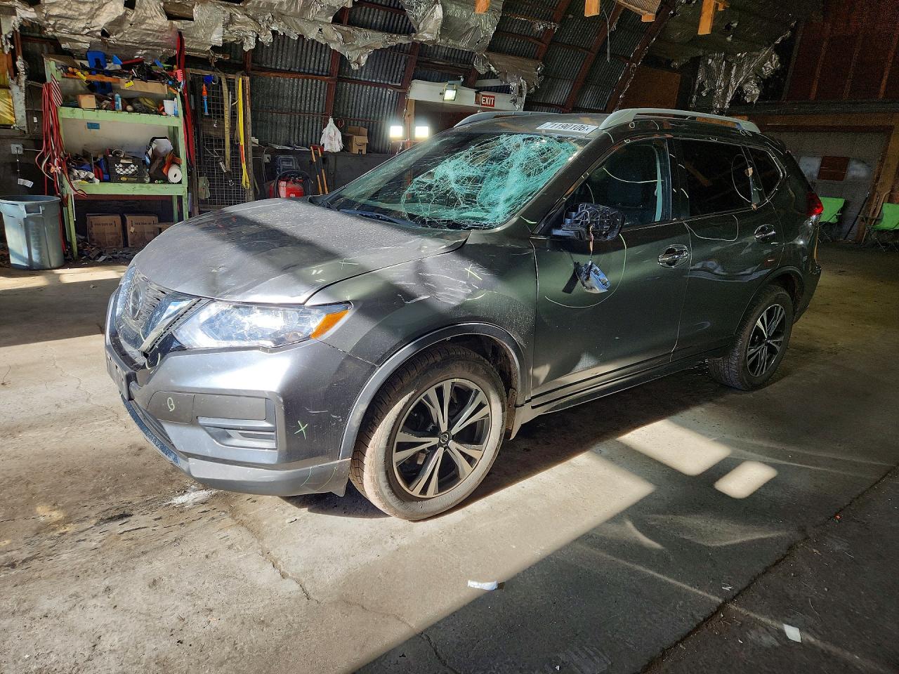 2019 NISSAN ROGUE — Front 3/4