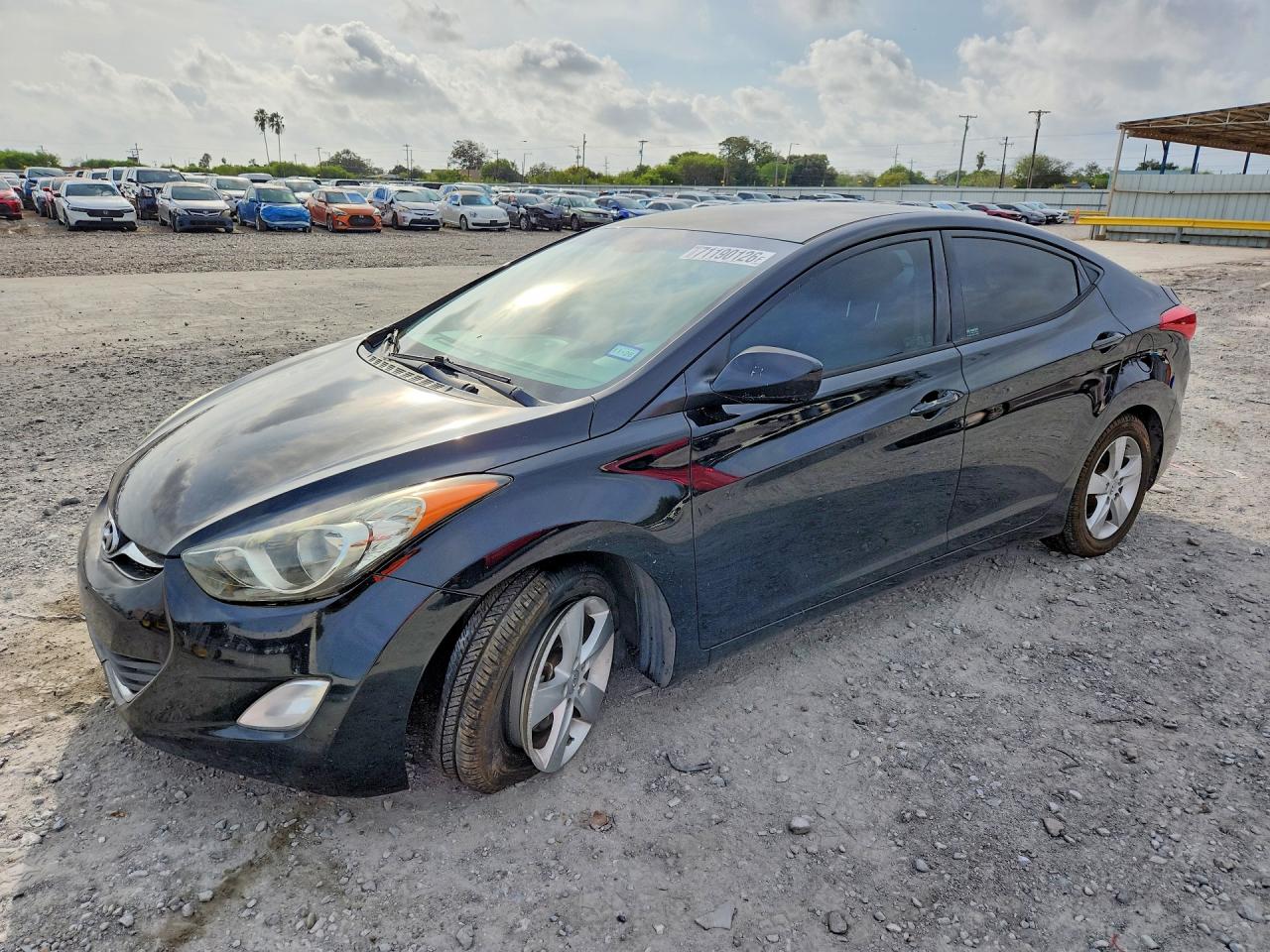 2013 HYUNDAI ELANTRA — Front 3/4