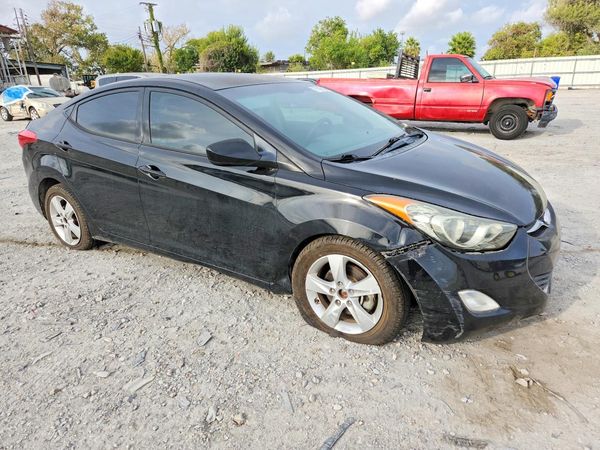 2013 HYUNDAI ELANTRA — Passenger 3/4