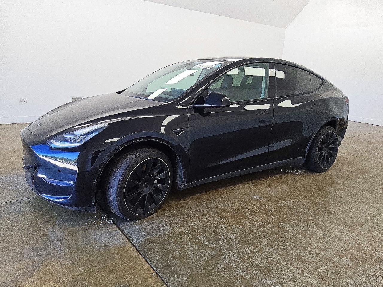 2022 TESLA MODEL Y — Front 3/4