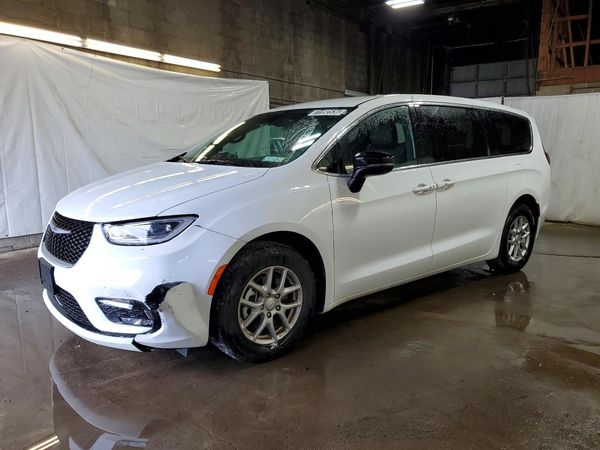 2026 CHRYSLER PACIFICA Select — Front 3/4
