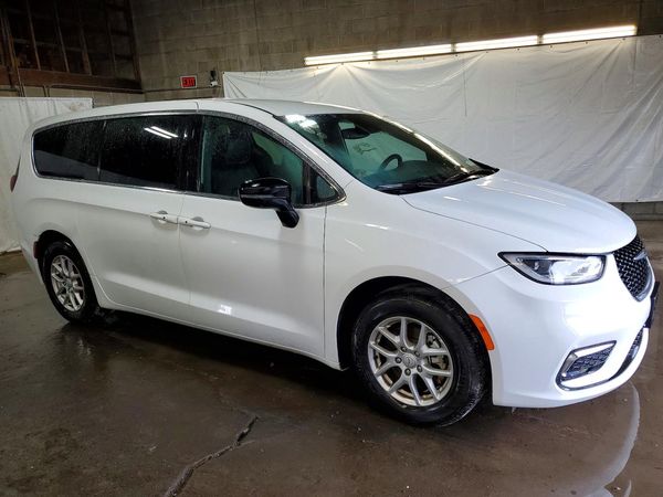 2026 CHRYSLER PACIFICA Select — Passenger 3/4