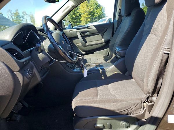2016 CHEVROLET TRAVERSE 2LT — DENT