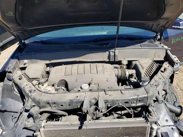 2016 CHEVROLET TRAVERSE 2LT — Engine bay