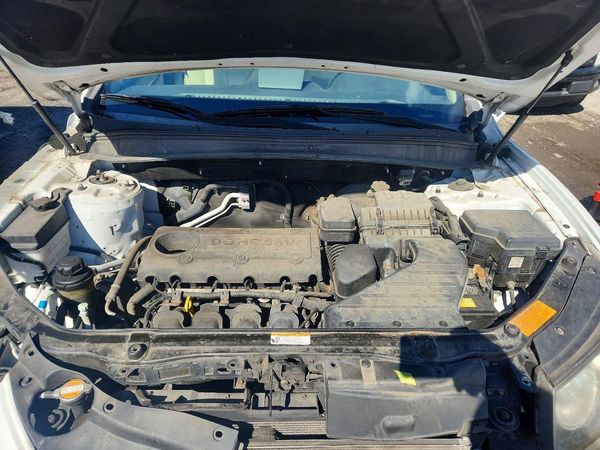 2012 HYUNDAI SANTA FE GL(Middle-low ) — Engine bay