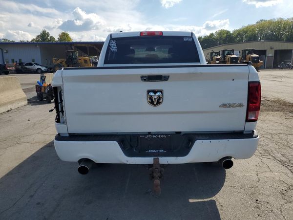 2013 RAM 1500 ST CREW CAB 4X4