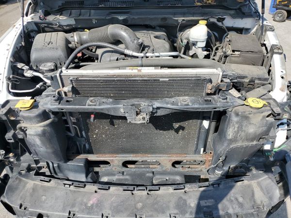 2013 RAM 1500 ST CREW CAB 4X4