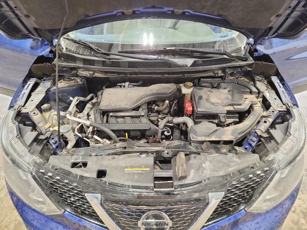 2019 NISSAN QASHQAI — Engine bay