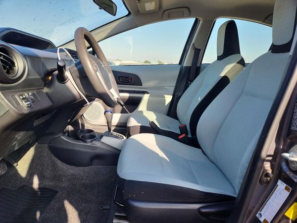 2013 TOYOTA PRIUS — DENT