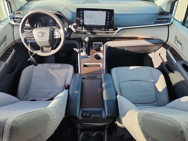 2024 TOYOTA SIENNA LE — CKPT