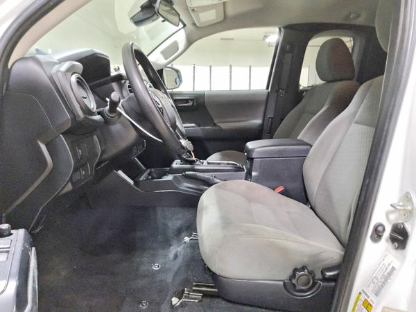 2022 TOYOTA TACOMA SR5 — DENT