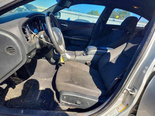 2012 DODGE CHARGER SE RWD — DENT