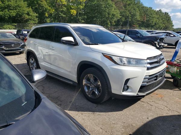 2017 TOYOTA HIGHLANDER Ltd/Ltd Platinum — Passenger 3/4