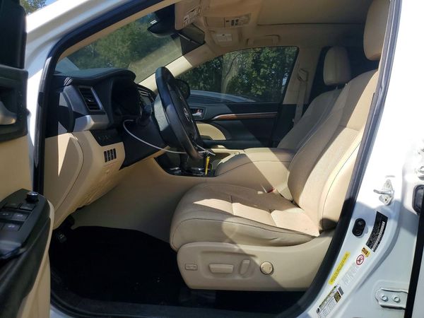 2017 TOYOTA HIGHLANDER Ltd/Ltd Platinum — DENT