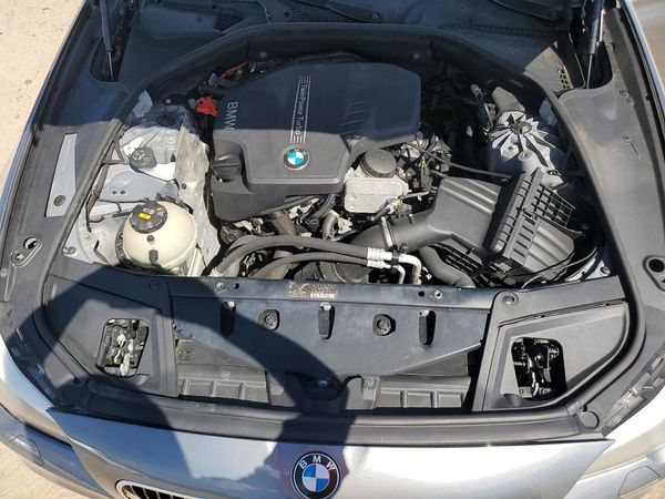 2013 BMW 5 SERIES — Engine bay