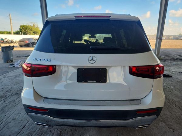 2022 MERCEDES-BENZ GLB GLB250 — DIRR