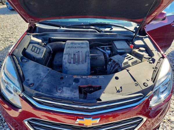 2017 CHEVROLET EQUINOX LT / FL — Engine bay