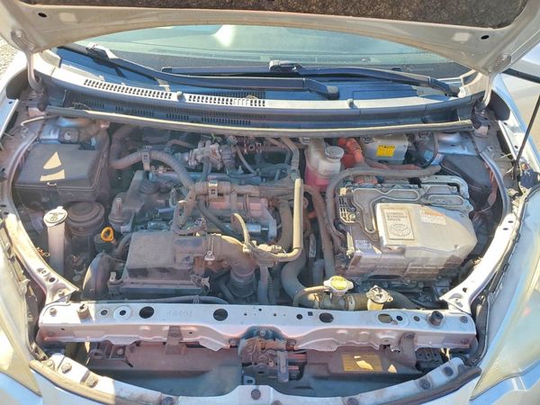 2012 TOYOTA PRIUS — Engine bay