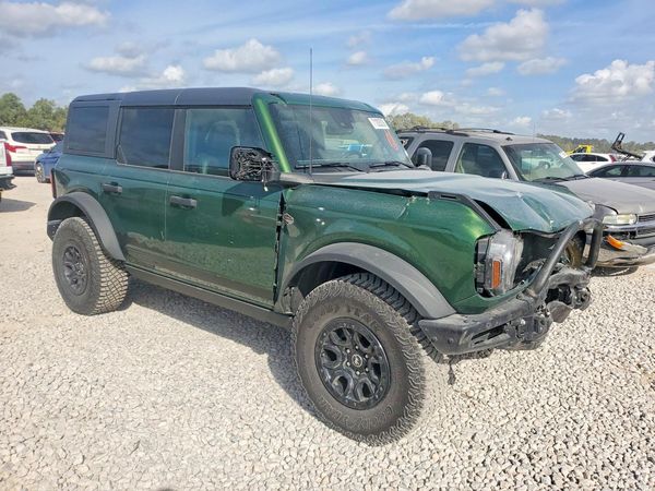 2024 FORD BRONCO Wildtrak — Passenger 3/4
