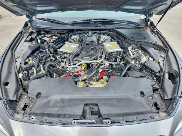 2018 INFINITI Q50 — Engine bay