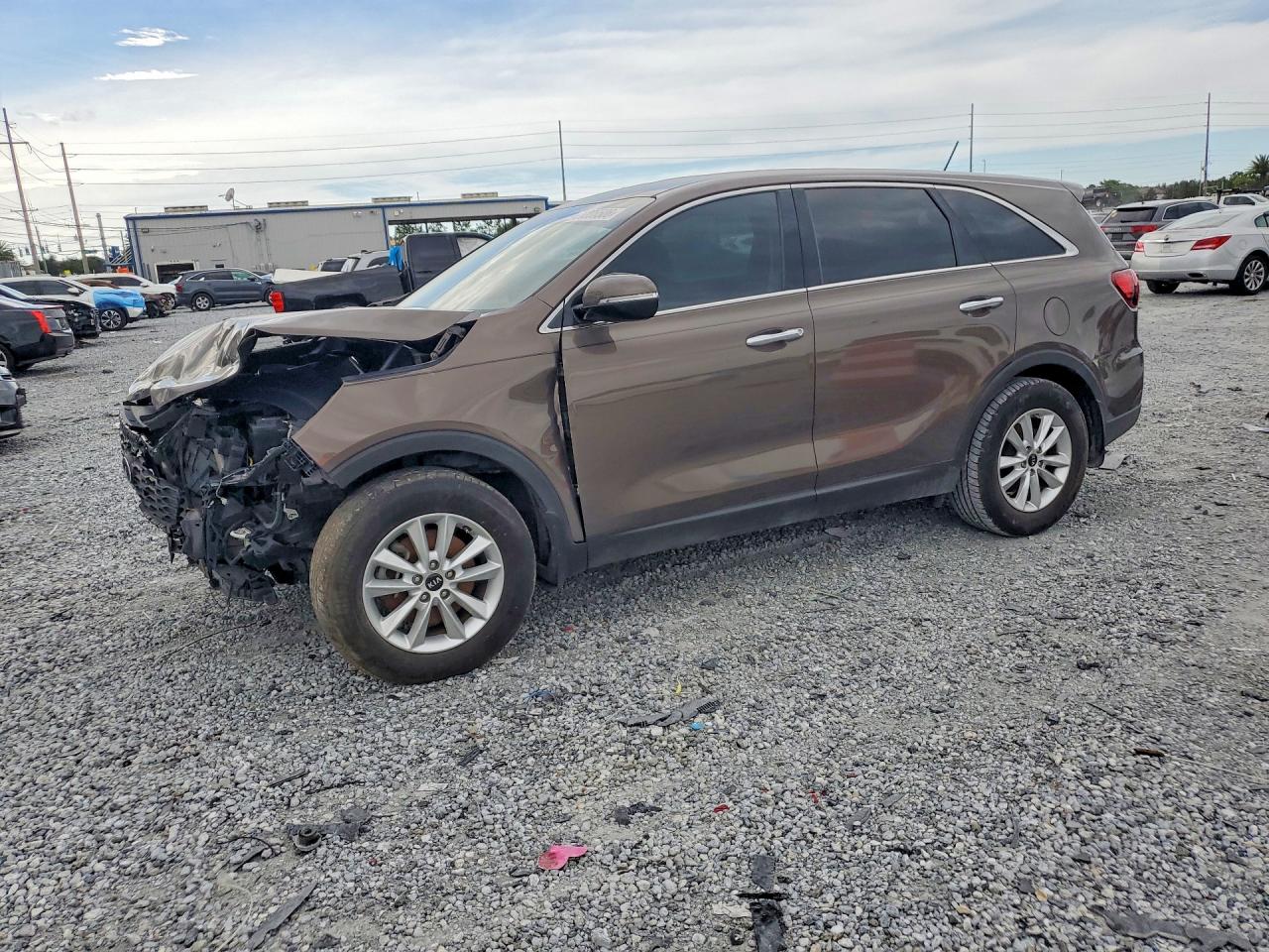 2019 KIA SORENTO L, LX, S — Front 3/4