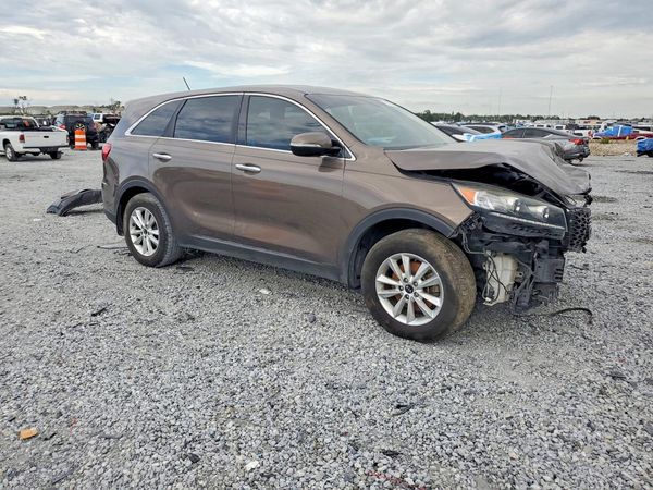 2019 KIA SORENTO L, LX, S — Passenger 3/4