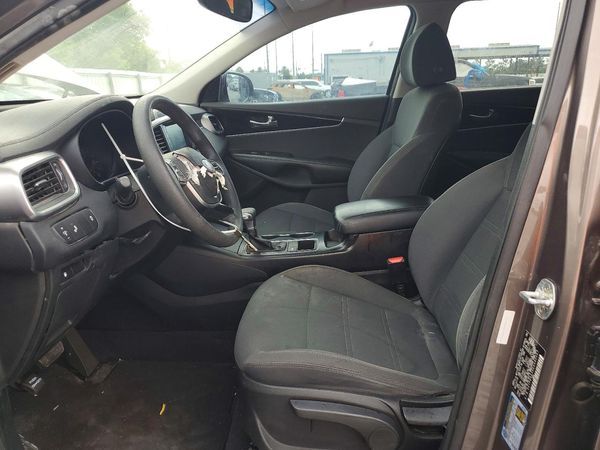 2019 KIA SORENTO L, LX, S — DENT