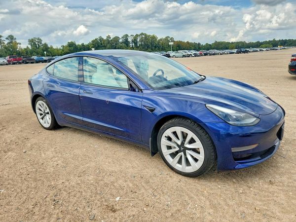2021 TESLA MODEL 3 — Passenger 3/4