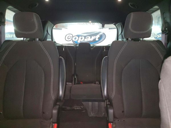 2022 CHRYSLER PACIFICA Touring — SUVN