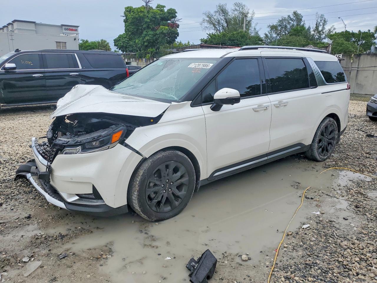 2022 KIA CARNIVAL SX, SX Prestige — Front 3/4