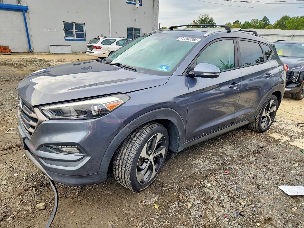 2016 HYUNDAI TUCSON — Front 3/4
