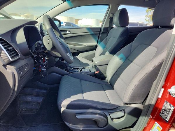 2019 HYUNDAI TUCSON SE — DENT