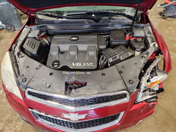 2012 CHEVROLET EQUINOX 1LT — Engine bay