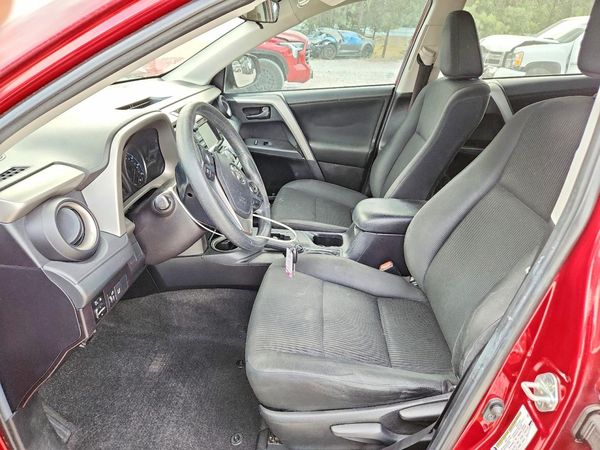 2018 TOYOTA RAV4 LE — DENT